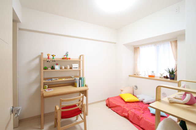 子供部屋の照明計画を立てよう 明るさと電球色に注意して快適な空間に Kurasu Labo 暮らすラボ